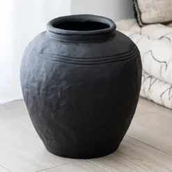 Vase noir